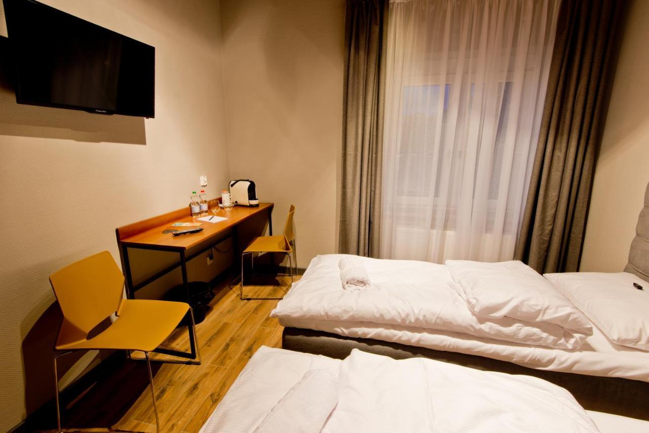 Apartsuites I Sorau Żary Exterior foto A room at the hotel