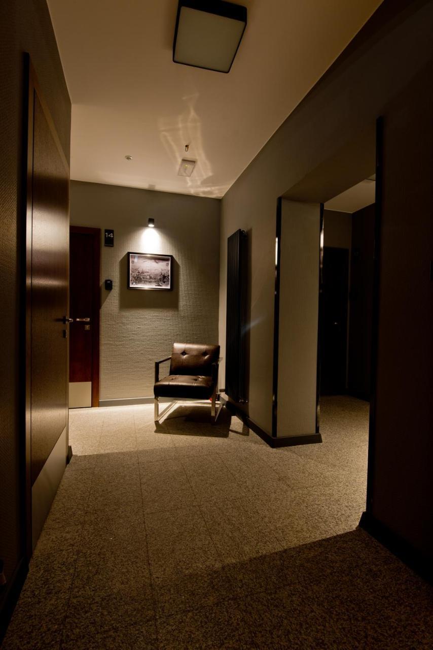Apartsuites I Sorau Żary Exterior foto A corridor at the hotel